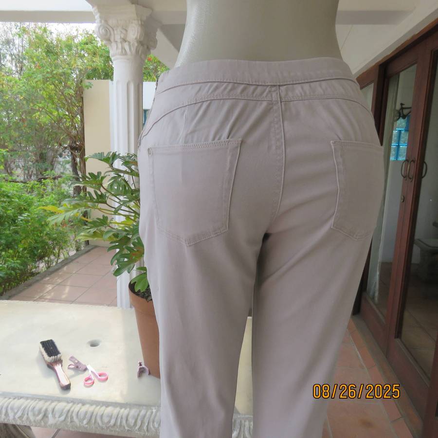 DAVID Jones silver grey skinny pants size 34. Elasticated waist. Short side zip