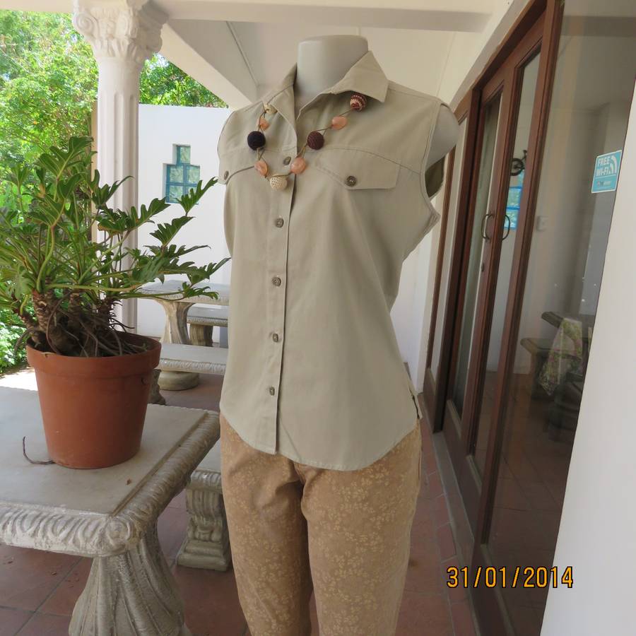 Cool ecru colour sleeveless 100% cotton open neck collar top.By SUPPLY Co. Size 36. As new condition