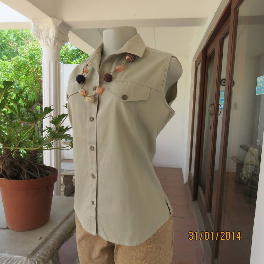 Cool ecru colour sleeveless 100% cotton open neck collar top.By SUPPLY Co. Size 36. As new condition