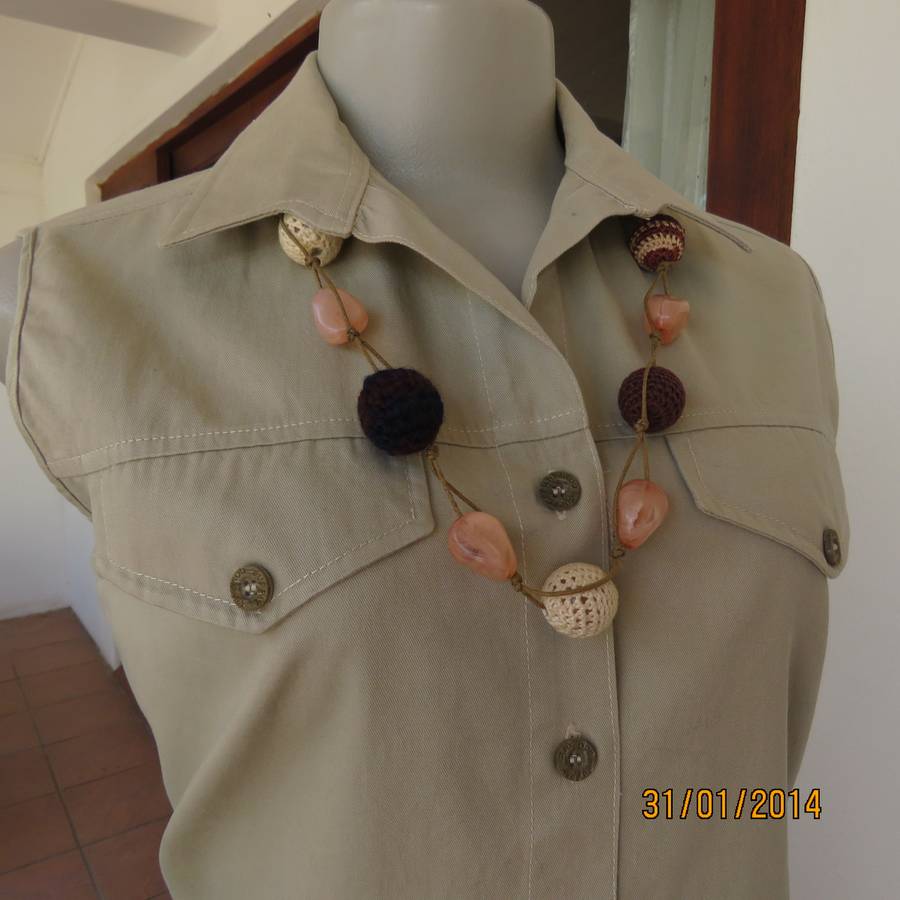 Cool ecru colour sleeveless 100% cotton open neck collar top.By SUPPLY Co. Size 36. As new condition