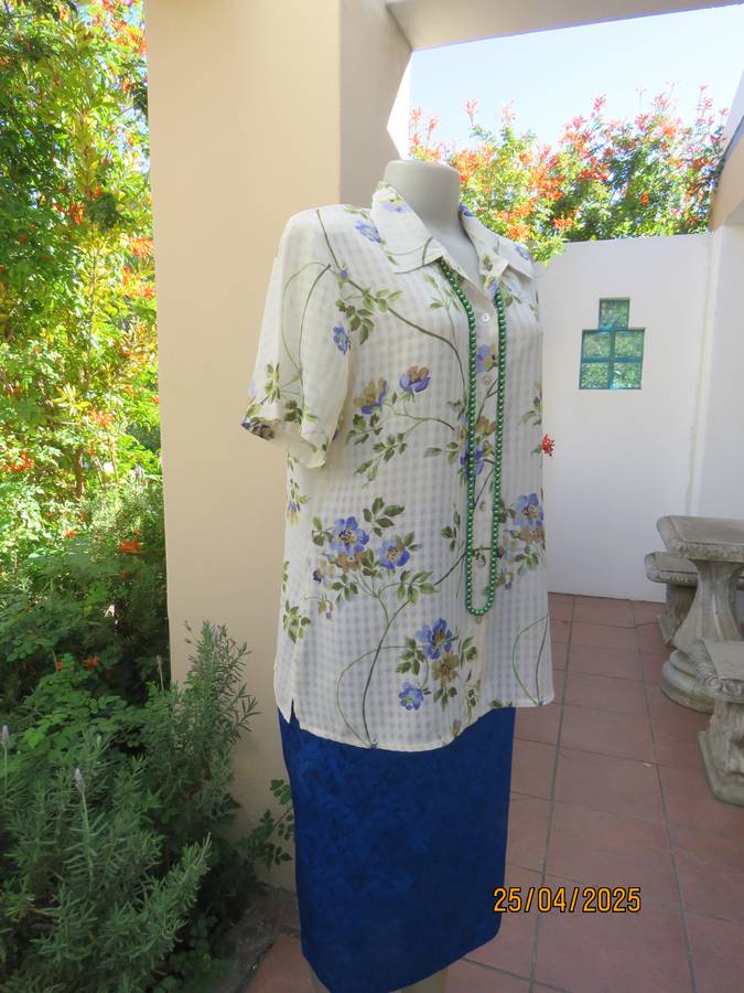 FOSHINI rich cream opaque check with blue floral pattern top. Size 38.