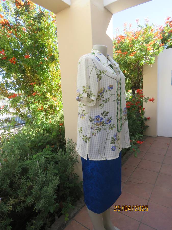 FOSHINI rich cream opaque check with blue floral pattern top. Size 38.