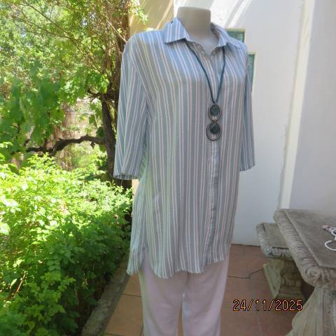 JOURNAL textured rayon morning blue-white vertical striped top. Invisible button down. Size 38