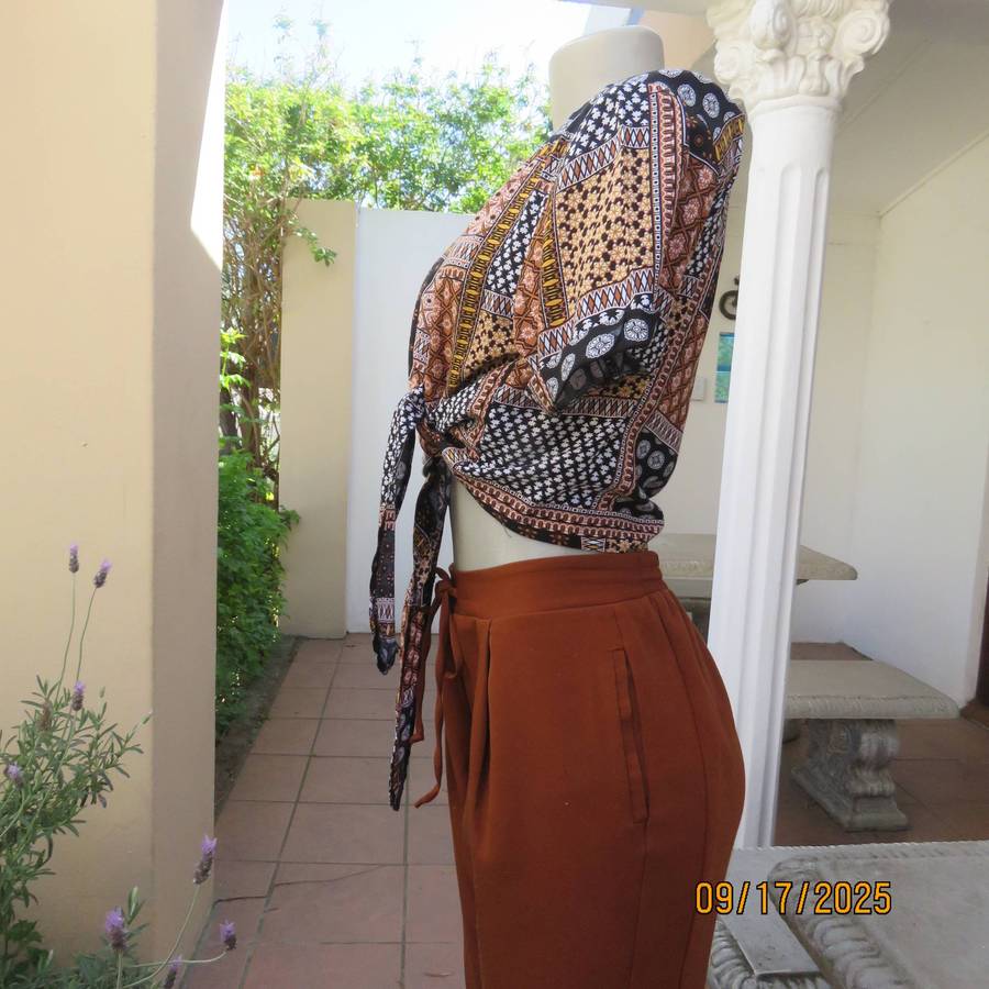 AUDACITY bolero style pattern blocked rayon top size 38