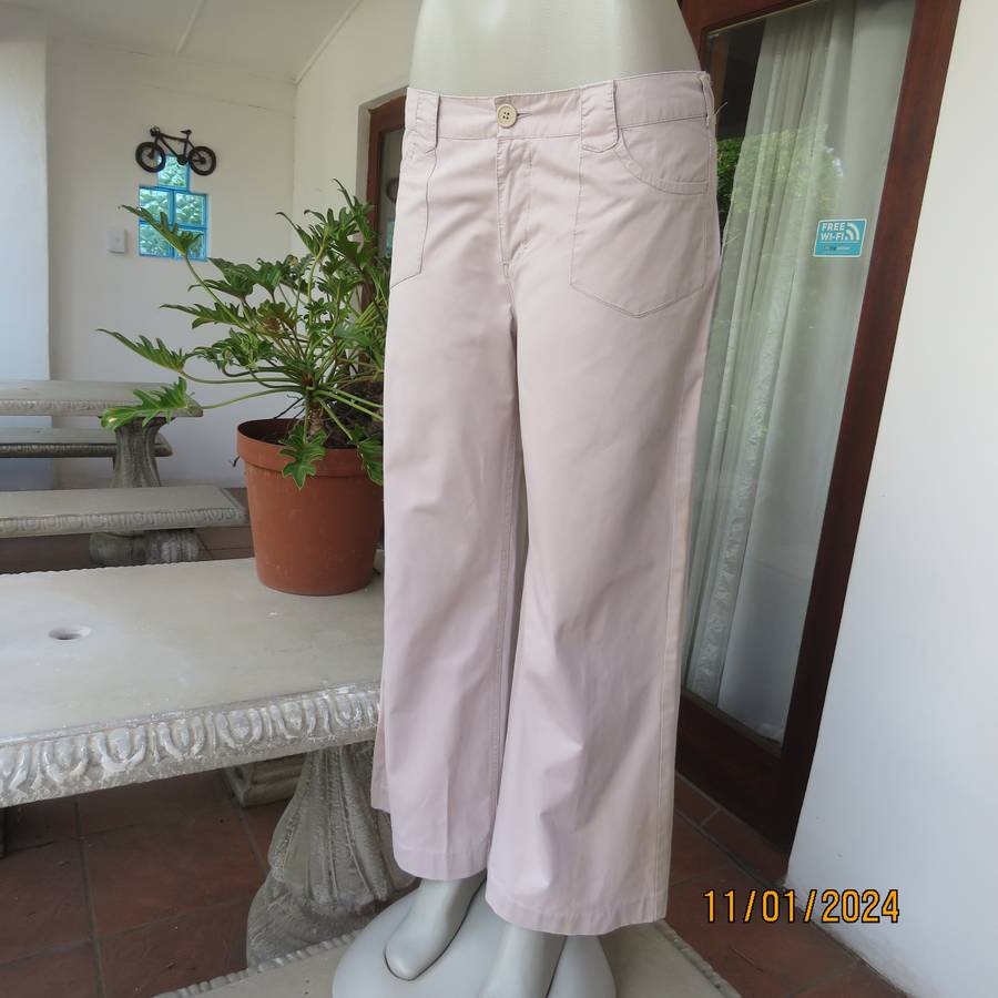 Smart beige 100% cotton ankle length wide leg pants size 36. Pockets front-back. As new cond.