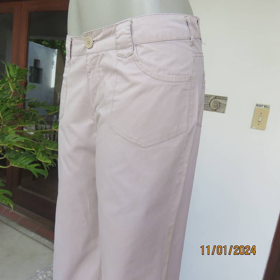 Smart beige 100% cotton ankle length wide leg pants size 36. Pockets front-back. As new cond.