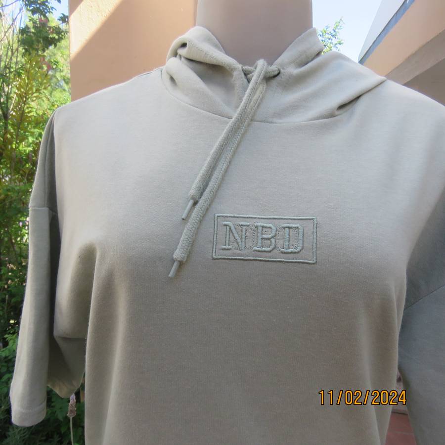 Soft mint green polycotton short sleeve hoody by NBD size 36. Kangaroo pocket. Very good cond.