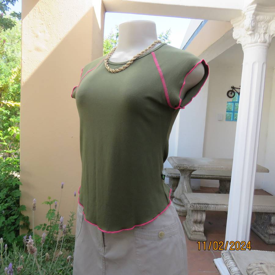 SISSY BOY olive green slip over size 32 top in stretch viscose. Pink edging. As new condition.