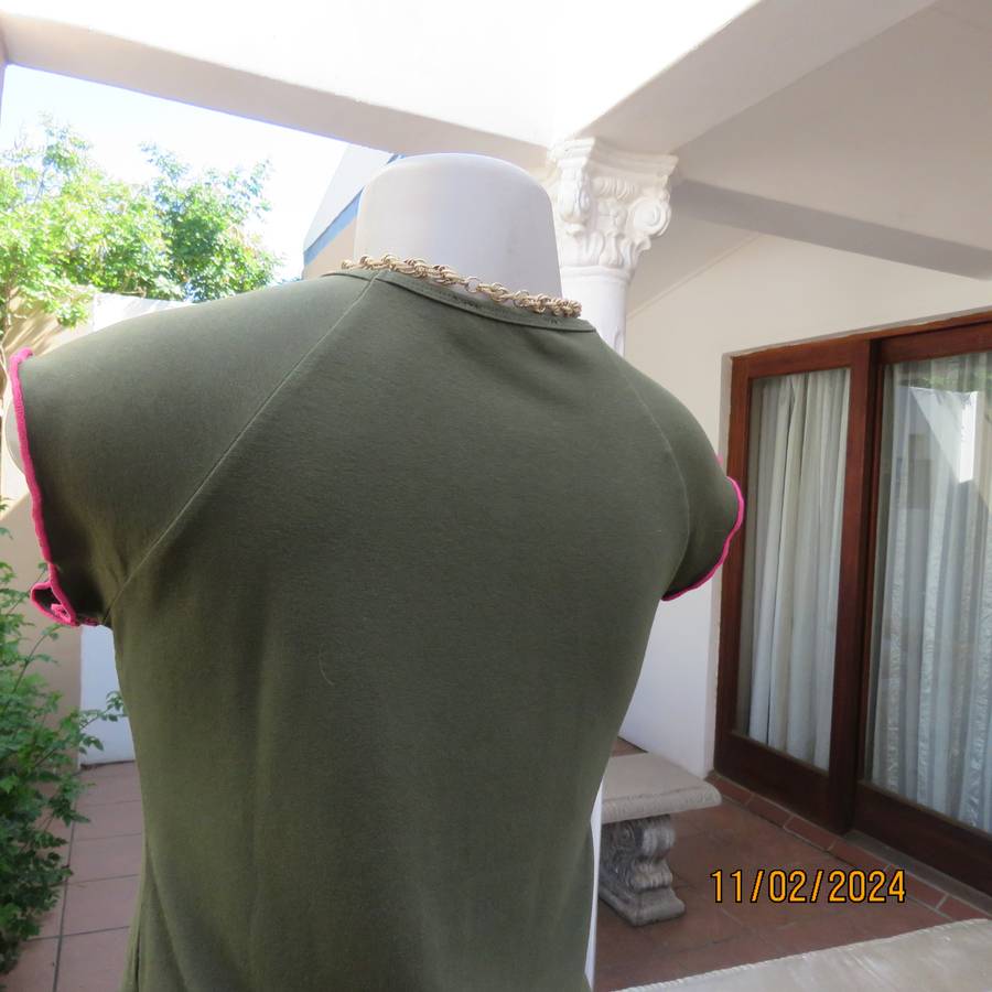 SISSY BOY olive green slip over size 32 top in stretch viscose. Pink edging. As new condition.