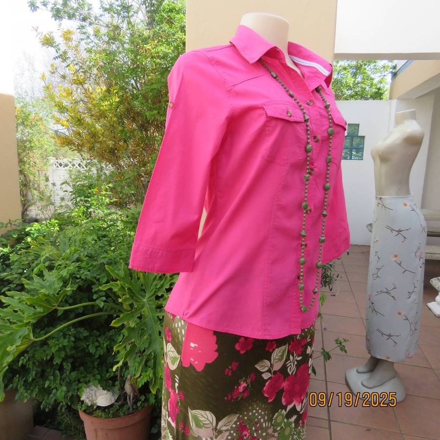 Magenta pink cotton tailored button down top with 2 front pockets. Size 34