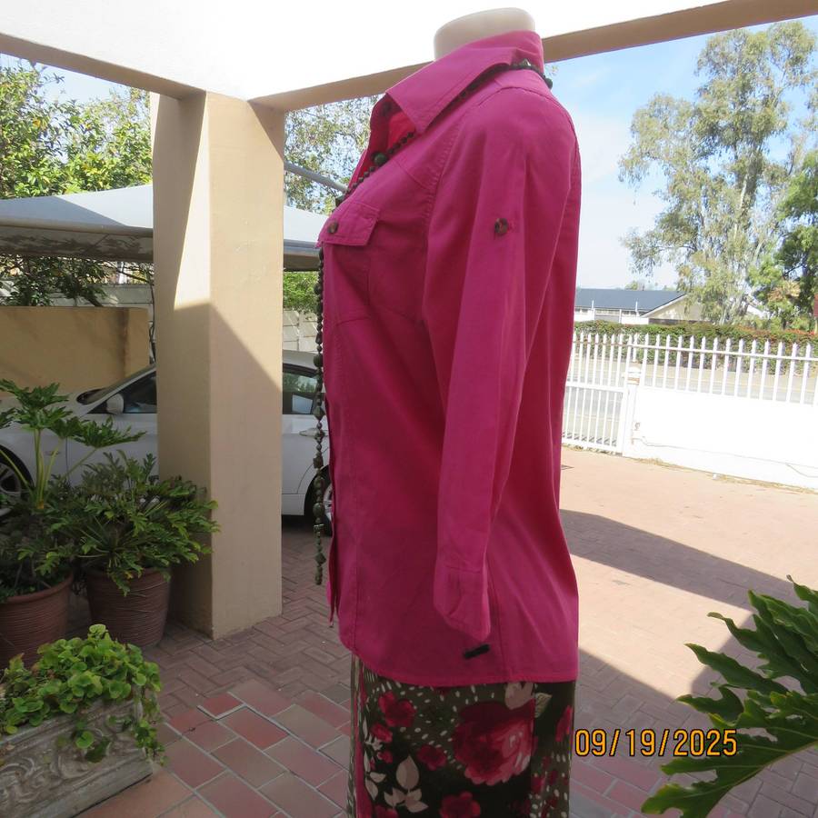 Magenta pink cotton tailored button down top with 2 front pockets. Size 34