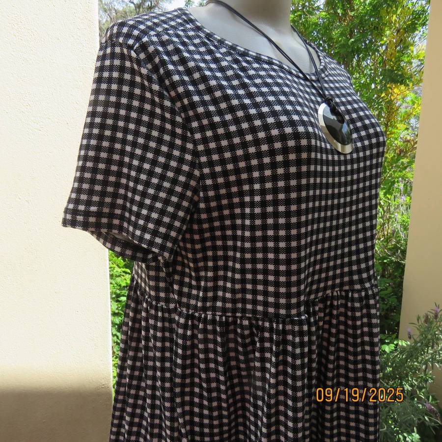 REAL Woman black-white gingham stretch polyester empire waist dress size 36.