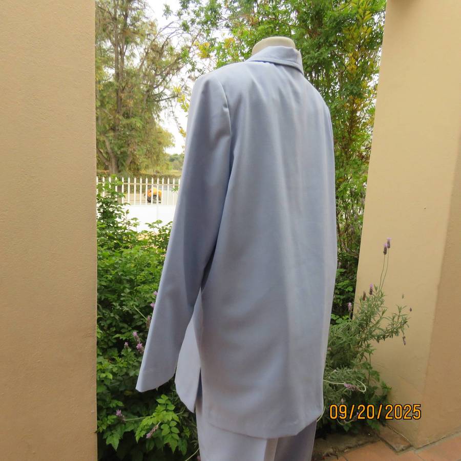Boutique made 3 pc outfit in powder blue linen-polyester blend. Size 40.