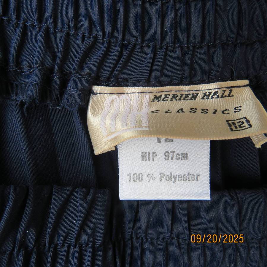 MERIEN HALL navy permanent concertina pleated flare polyester skirt size 36