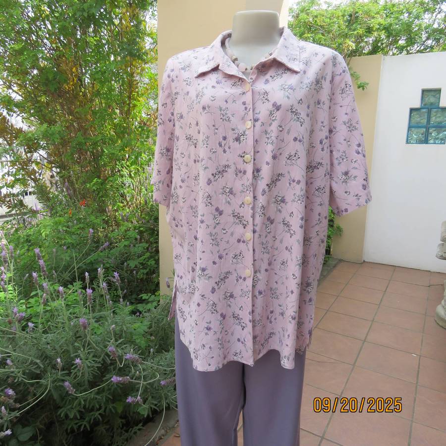 PENNY C seashell pink crinkled polycotton top with dainty purple-white floral print. Size 48