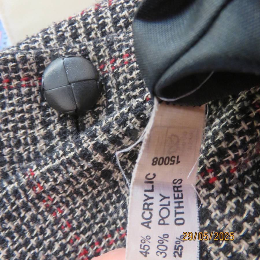 TRUWORTHS tweed checked tailored fully lined size 34 jacket. Collarless.