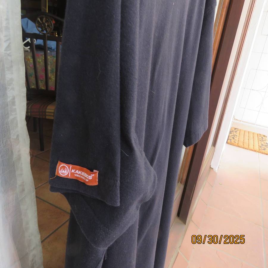 KAKIEBOS very black short sleeve 100% cotton T Shirt with Logo. Size 4XL.