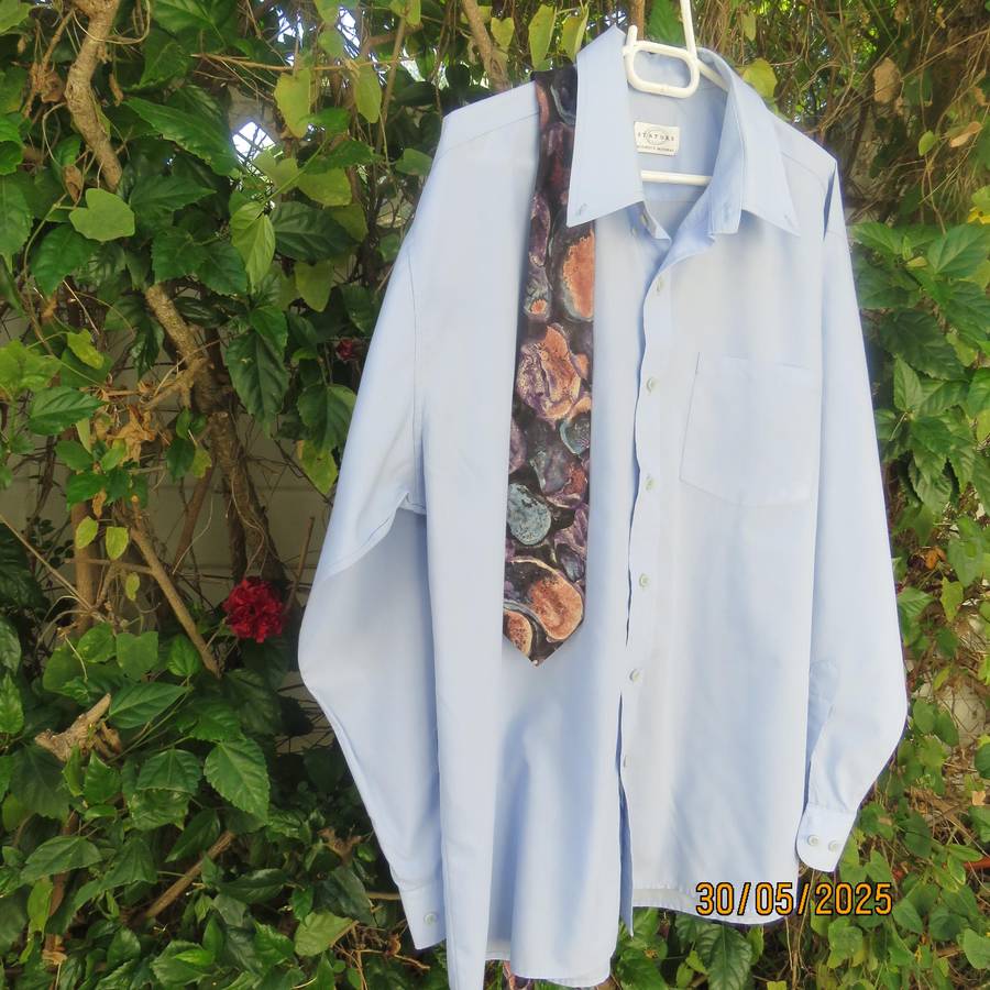 STATURE sky blue men's long sleeve shirt size XL. One pocket. Free tie