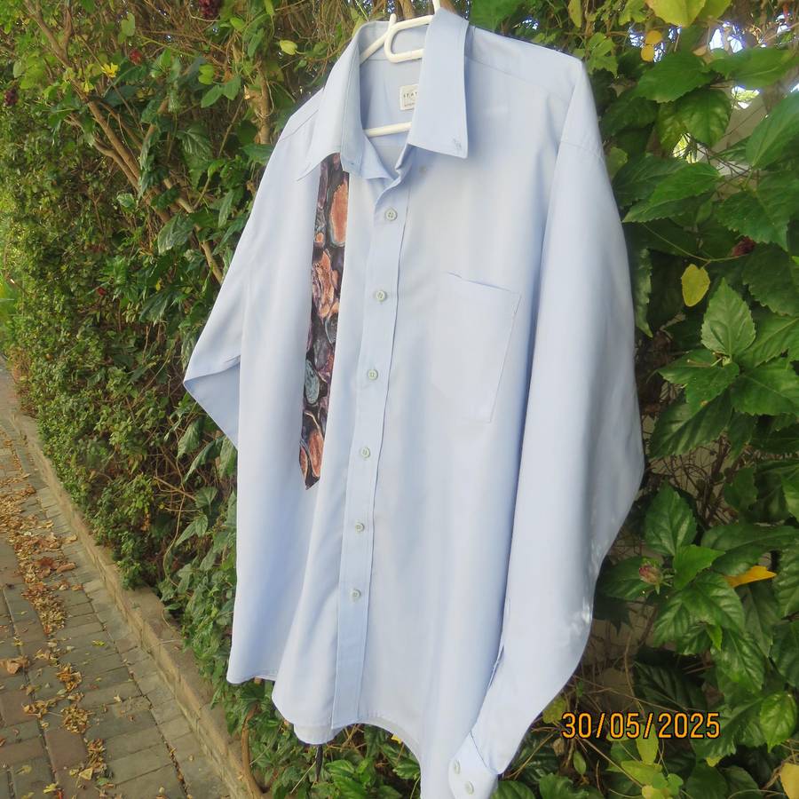 STATURE sky blue men's long sleeve shirt size XL. One pocket. Free tie