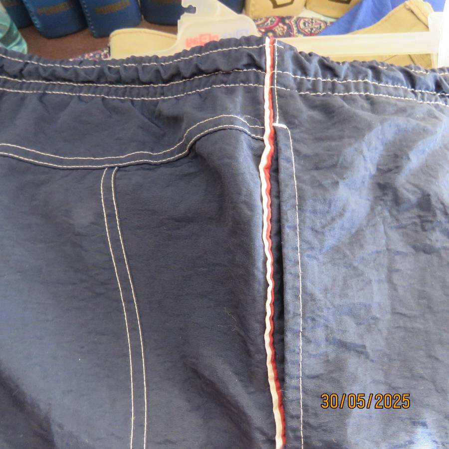 WOOLWORTHS navy men's boardshorts size XL. Side pockets. Drawstring waist.