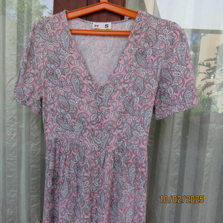 Dusty pink maxi dress with white-black paisley print. For girl 13 to 14 yrs old