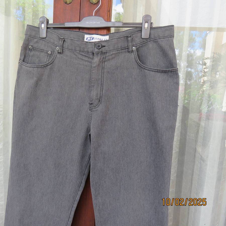 RT grey denim jeans size 38 in polycotton. Pockets back and front.