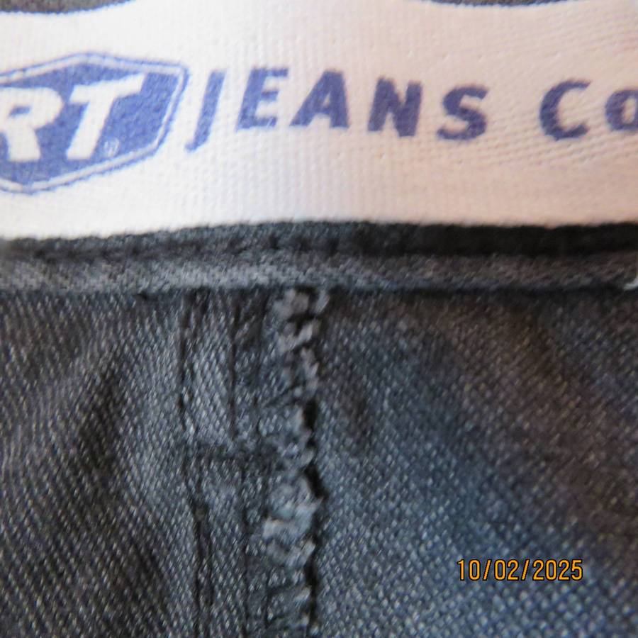 RT grey denim jeans size 38 in polycotton. Pockets back and front.