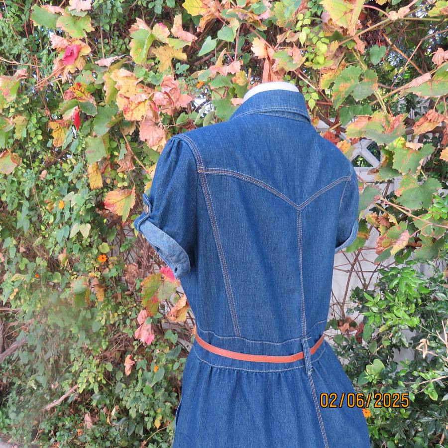 FASHION EXPRESS blue denim capped sleeve knee length dress in polycotton. Size 38