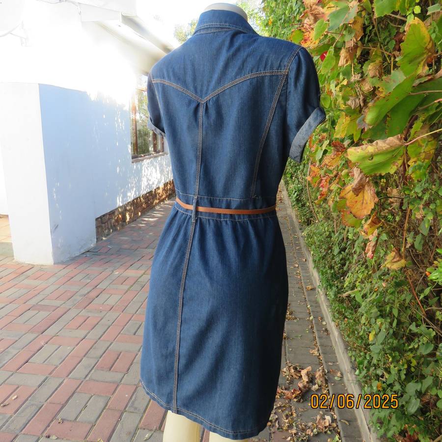 FASHION EXPRESS blue denim capped sleeve knee length dress in polycotton. Size 38