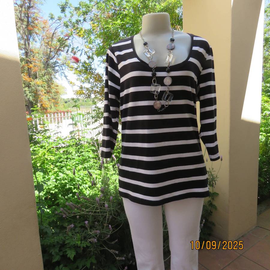 JANINA stretch cotton black-white horizontal striped slip over top size 42 -44.