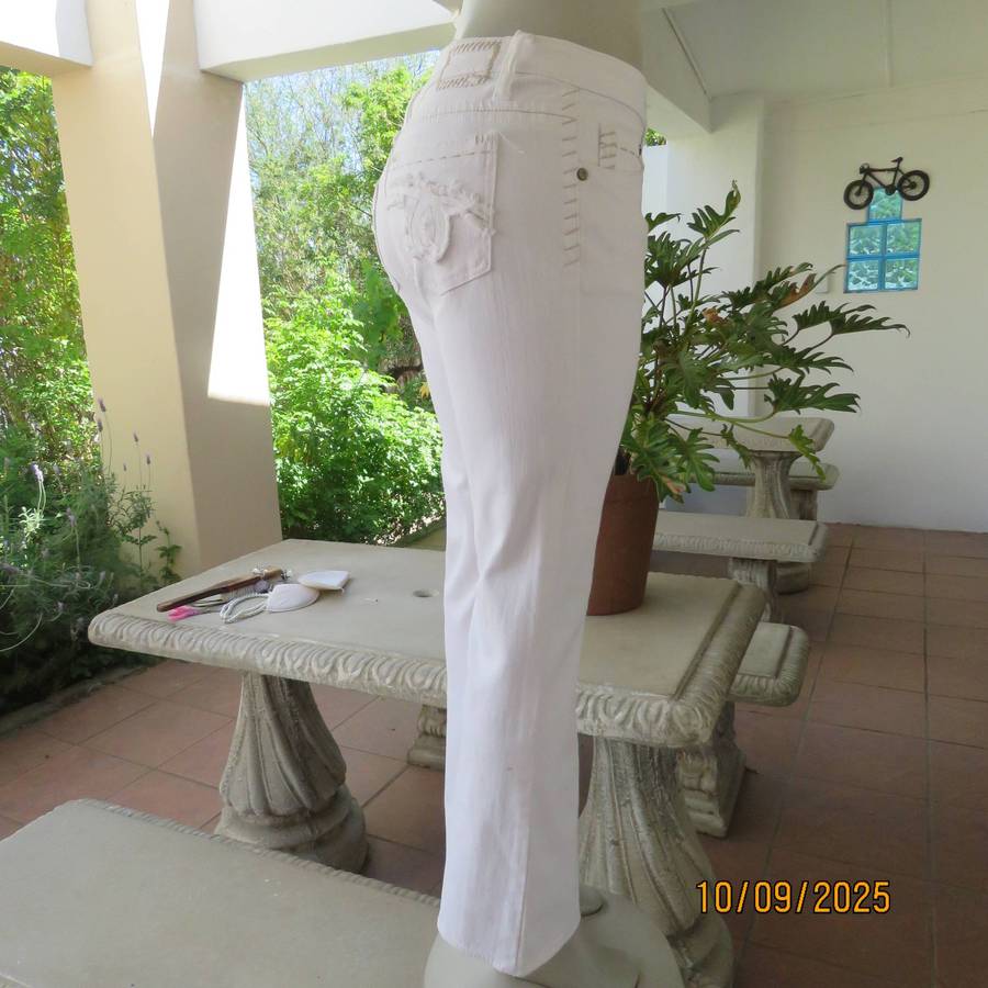 LEGIT white stretch cotton bootcut low rise jeans size 32-34
