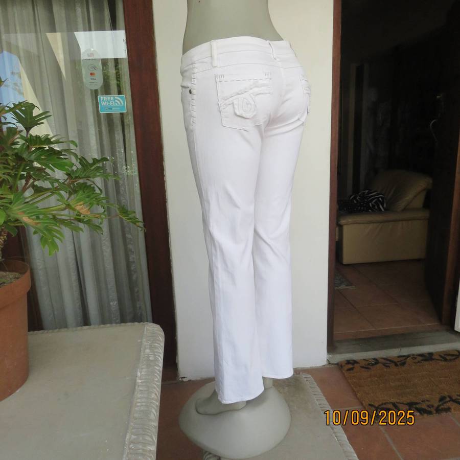 LEGIT white stretch cotton bootcut low rise jeans size 32-34
