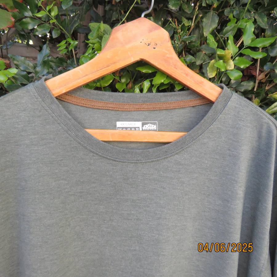 JONSSON sage green polycotton short sleeve T shirt in size 4XL. As new