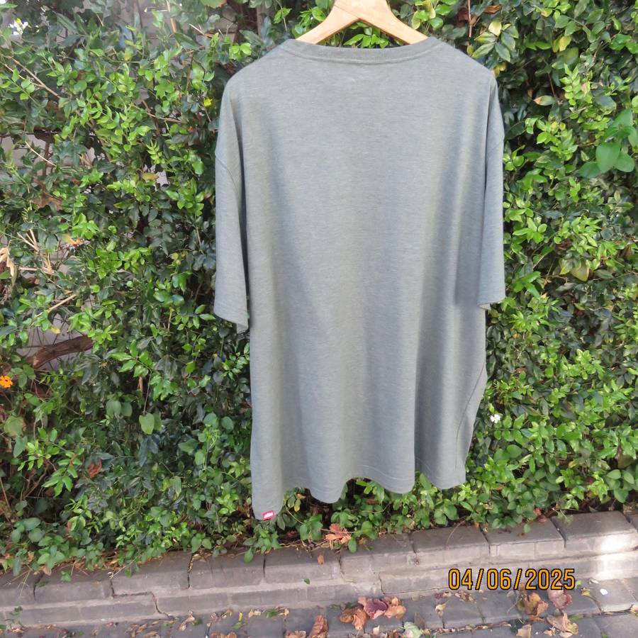 JONSSON sage green polycotton short sleeve T shirt in size 4XL. As new
