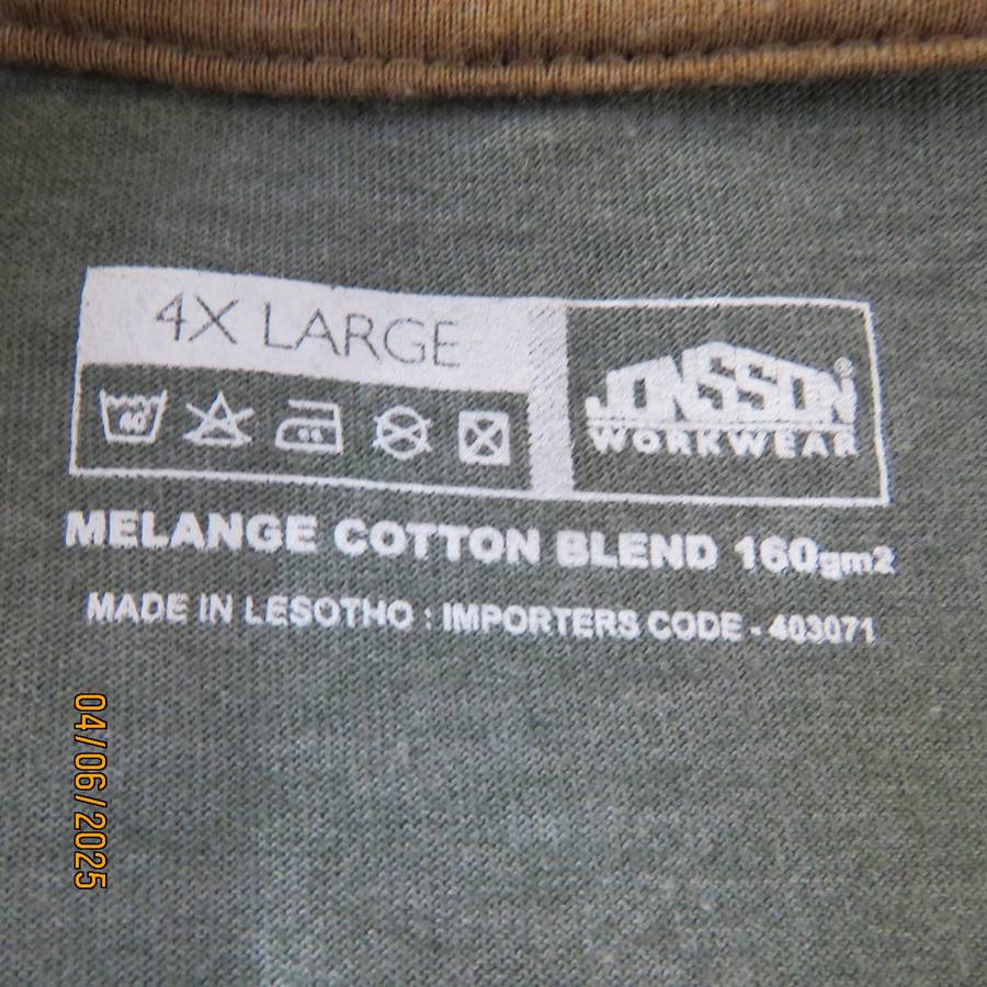 JONSSON sage green polycotton short sleeve T shirt in size 4XL. As new