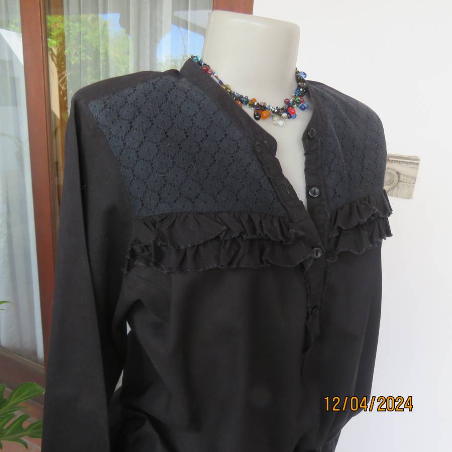 Fabulous black 100% cotton slip over top size 38 by WOOLWORTHS. Laced yoke.Double drawstring.As new