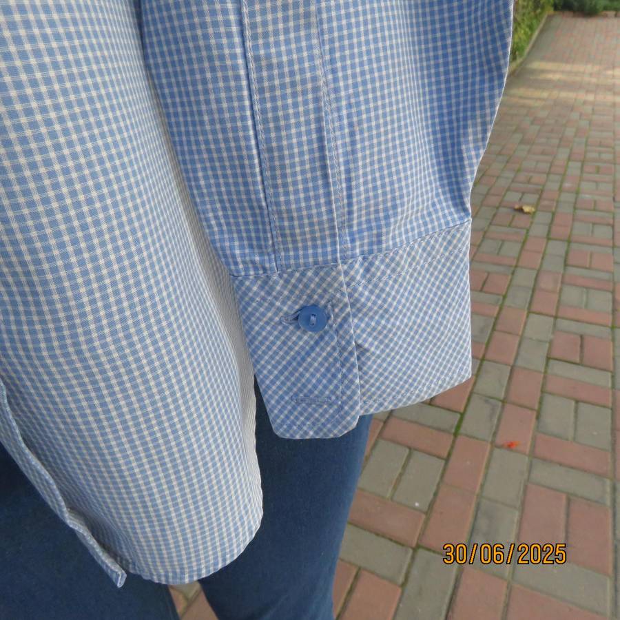 WOOLWORTHS blue-white tiny check long sleeve shirt. Size 36. Polycotton.