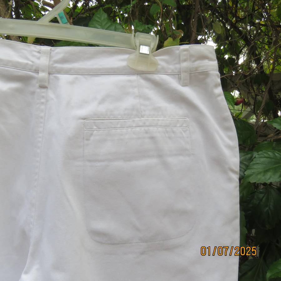 GEORGES RECH white 100% cotton cropped pants size 38. High Quality
