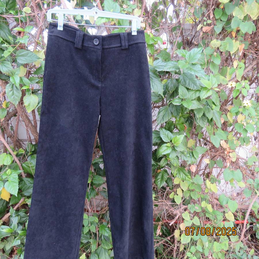 WOOLWORTHS very black suede look stretch polyester straight legged pants. Size 32