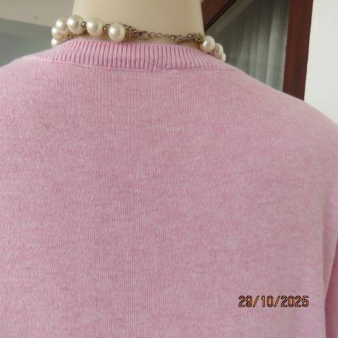 EDC tea rose pink acrylic knit soft slop over top with longer back. Size 38