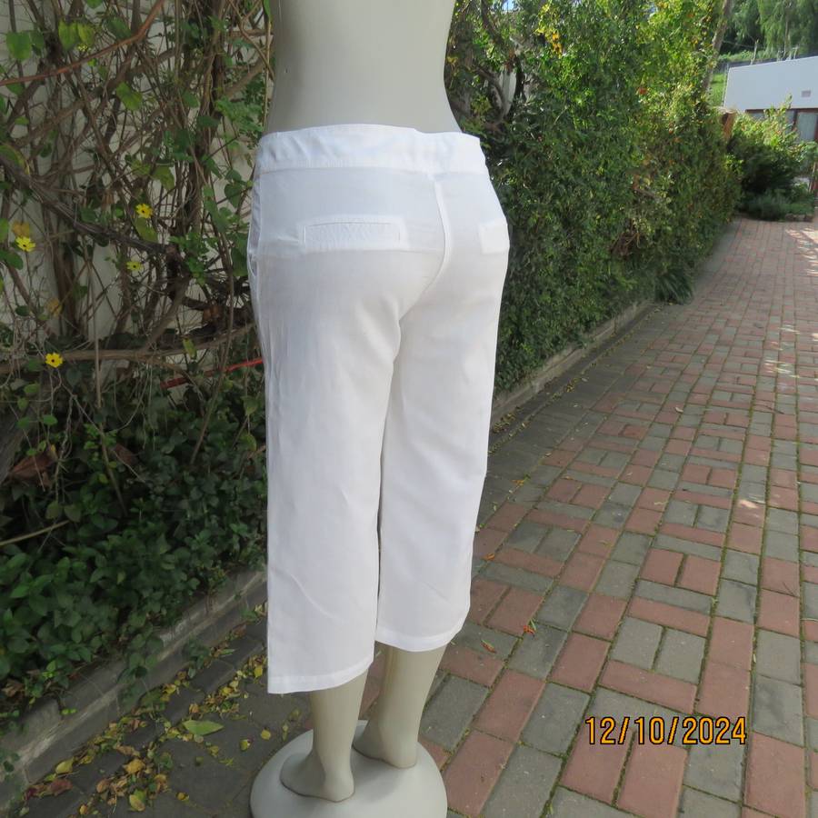 Snow white linen/cotton blend no stretch cropped pants by DUNNES size 34. Front pockets.Brand new co