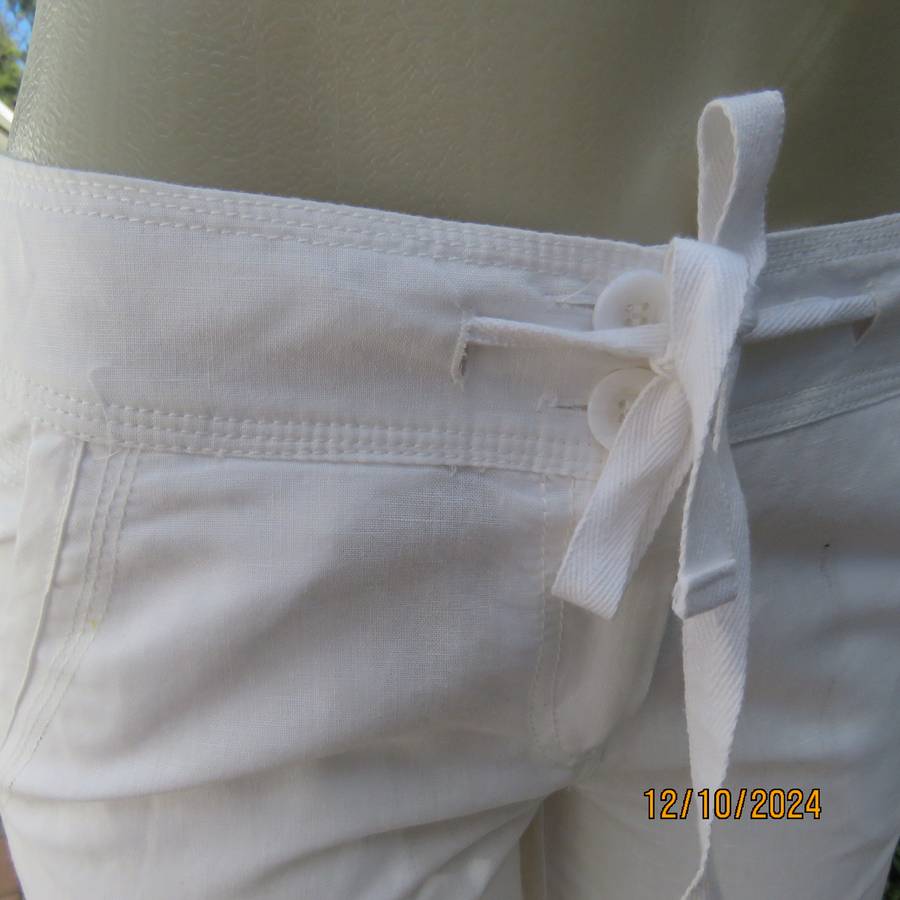 Snow white linen/cotton blend no stretch cropped pants by DUNNES size 34. Front pockets.Brand new co