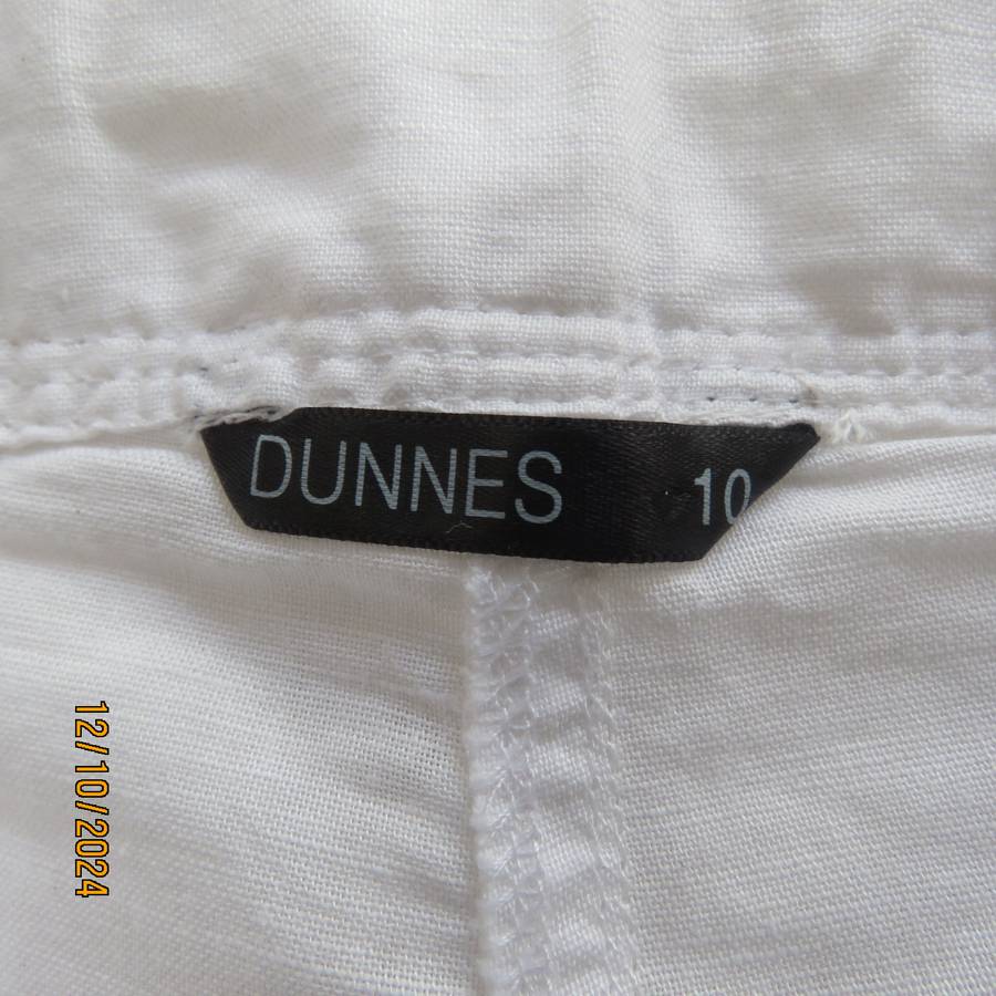 Snow white linen/cotton blend no stretch cropped pants by DUNNES size 34. Front pockets.Brand new co