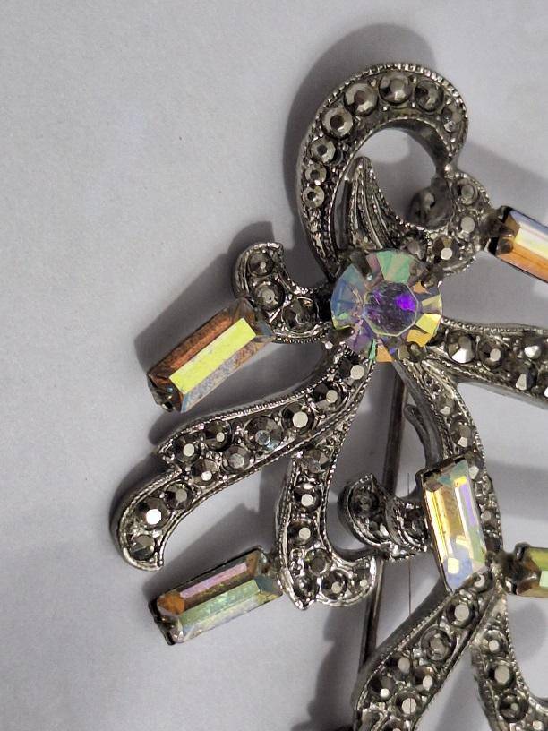 Vintage marcasite and rhinestone brooch