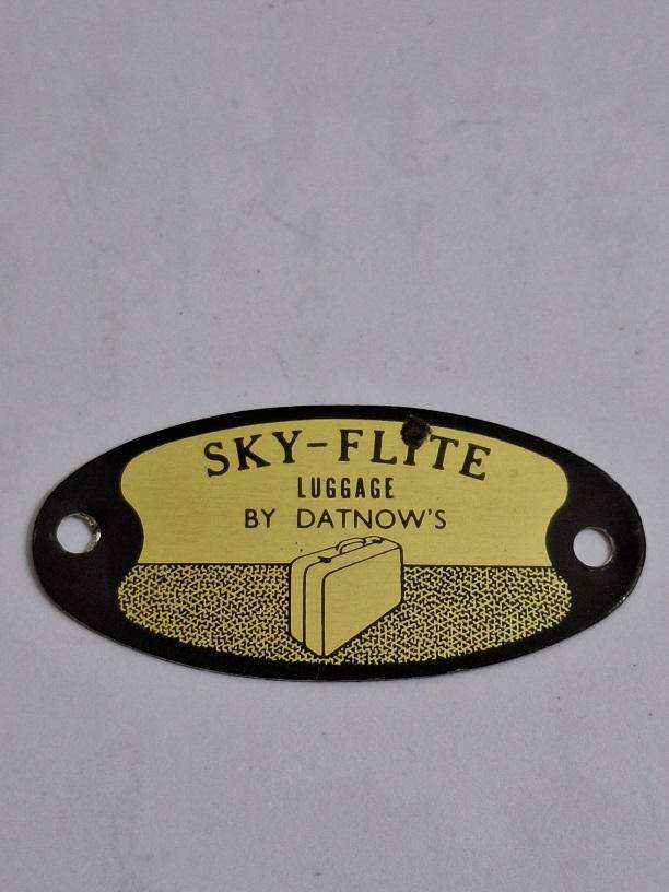 Vintage Sky-Flite luggage by Datnow's tag