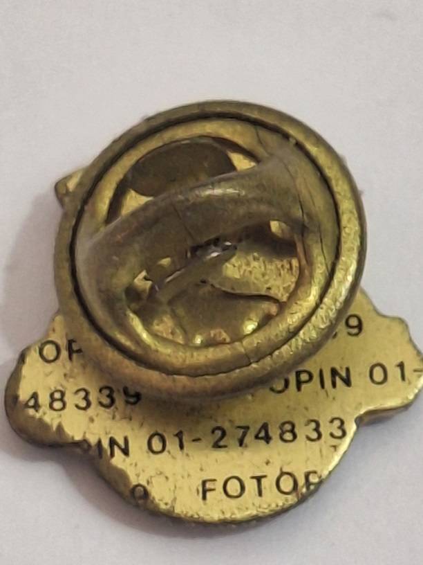 Loures coat of arms lapel pin