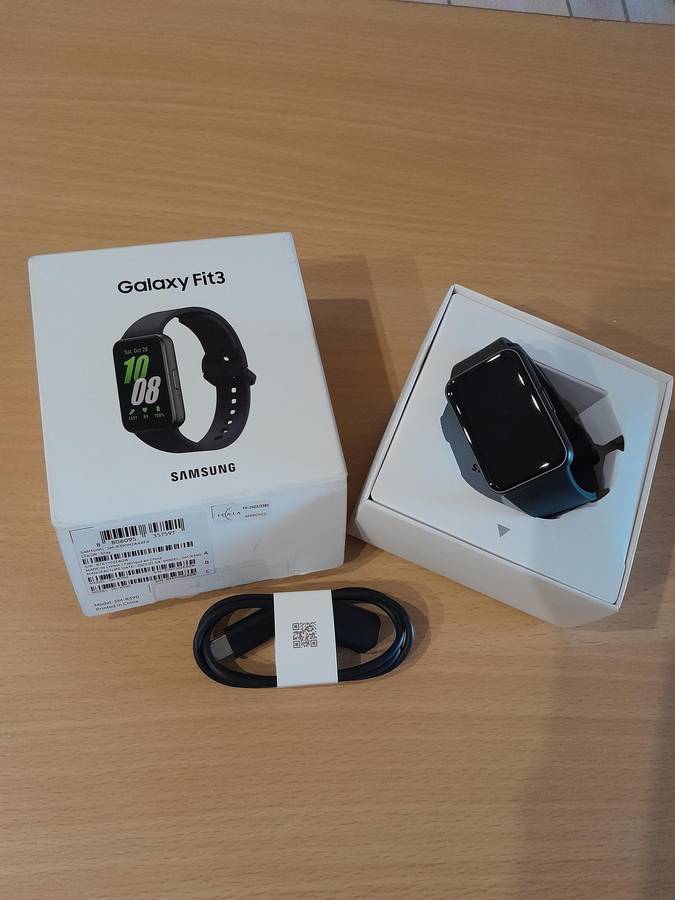 Samsung Galaxy Fit 3 smart watch fitness tracker