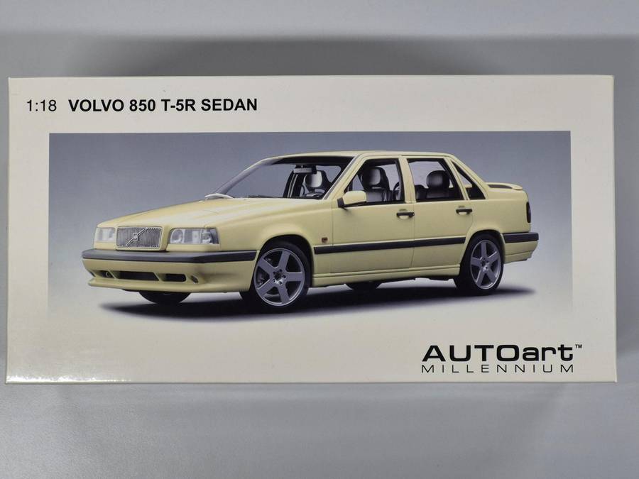 AUTOart - Volvo 850 T-5R Sedan