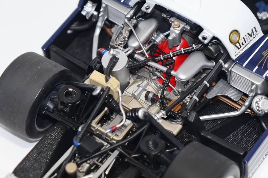 MINICHAMPS 180836918 - Porsche 956L 24h Le Mans 1983 1/18 #18