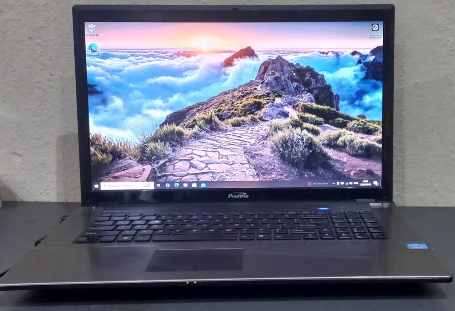Proline i7 17" laptop